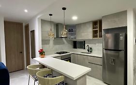 Eleva tu Estadía: Apartamento Moderno con Toques Únicos en la Mejor Ubicación Ibague - Tolima